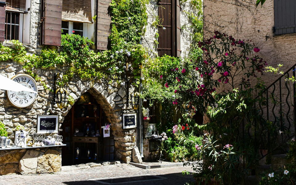 beaux villages autour de toulon le castellet